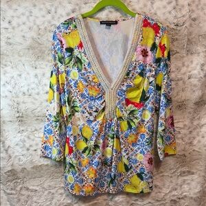 Boston Proper Colorful Floral Lemon Pearl Accent V-Neck Blouse 🍋 M